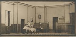 YE1932_06_PH003
