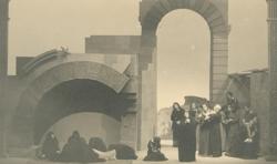 YE1933_13_PH004