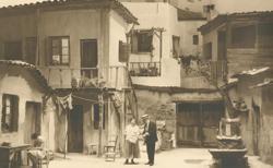 YE1933_14_PH003