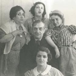 YE1933_14_PH011