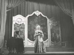 YE1935_04_PH012
