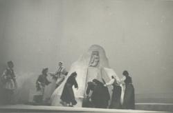 YE1935_08_PH002