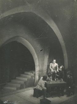 YE1942_02_PH001
