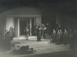YE1943_04_PH001