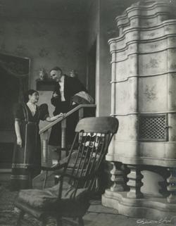 YE1944_01_PH003