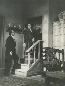 YE1944_01_PH011