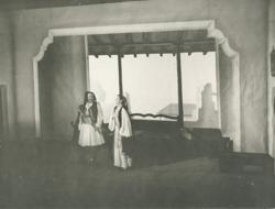 YE1944_08_PH009