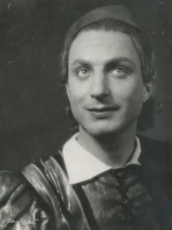 YE1945_01_PH003