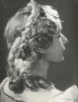 YE1946_02_PH008