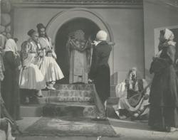 YE1946_04_PH003