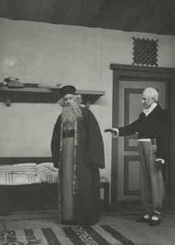YE1946_04_PH011