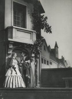 YE1948_04_PH002