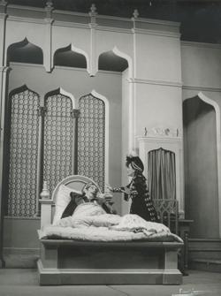 YE1949_02_PH003