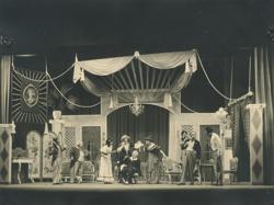 YE1951_04_PH001