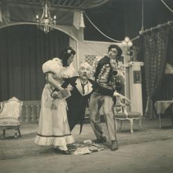 YE1951_04_PH007
