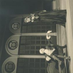 YE1951_08_PH001