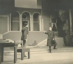 YE1951_08_PH008