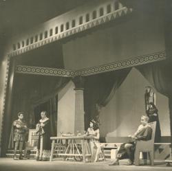 YE1951_11_PH005