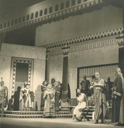 YE1951_11_PH009