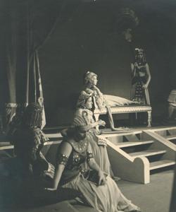 YE1951_11_PH016
