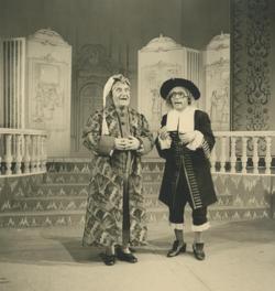 YE1952_07_PH004