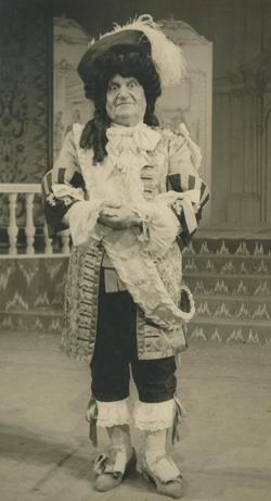 YE1952_07_PH011