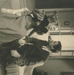 YE1953_01_PH013