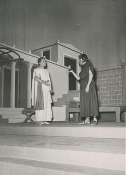 YE1953_04_PH003