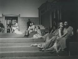 YE1953_04_PH013