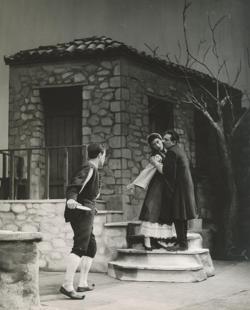YE1956_04_PH003