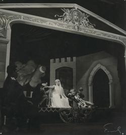 YE1956_08_PH001