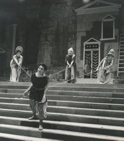 YE1956_11_PH009