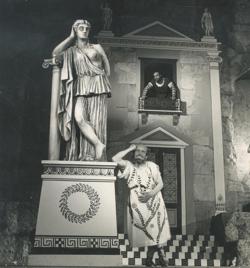 YE1956_11_PH012