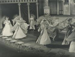 YE1956_11_PH017