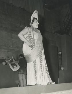 YE1956_11_PH022
