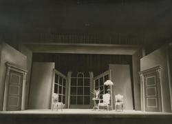 YE1956_13R01_PH020