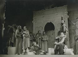 YE1956_16_PH003