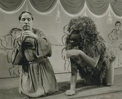 YE1956_16_PH010