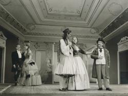 YE1957_04_PH008