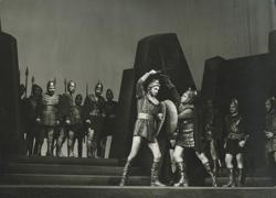 YE1957_05_PH002