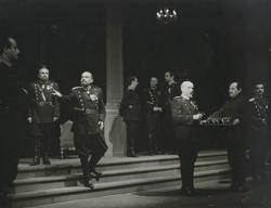 YE1957_07_PH004