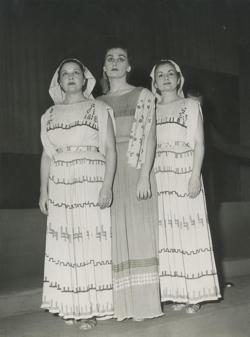 YE1957_08R01_PH006