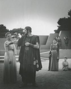 YE1957_08_PH004