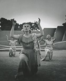 YE1957_08_PH006