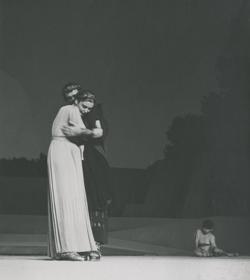 YE1957_08_PH011