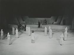 YE1957_08_PH020