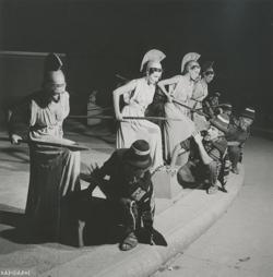 YE1957_10R01_PH005