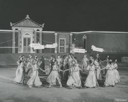YE1957_10R01_PH010
