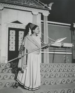 YE1957_10_PH001