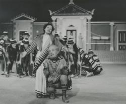 YE1957_10_PH005